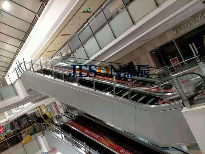 比防護欄更重要的，是家長的這個小習(xí)慣